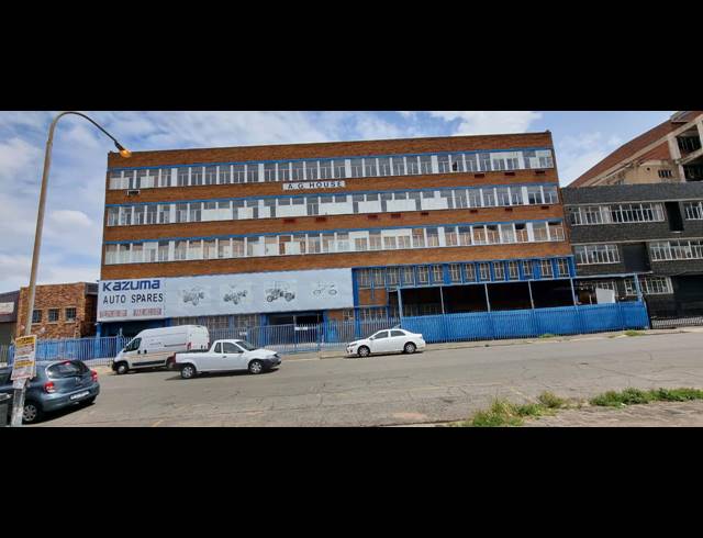 7,175M² WAREHOUSE FOR SALE IN NEW CENTRE